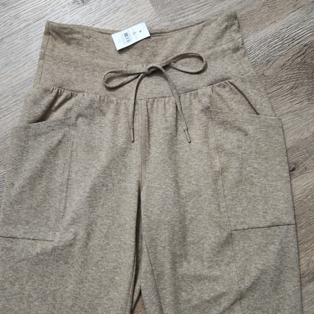 Lou & Grey Luvstretch Joggers Size XS - NWT - Picture 3 of 7